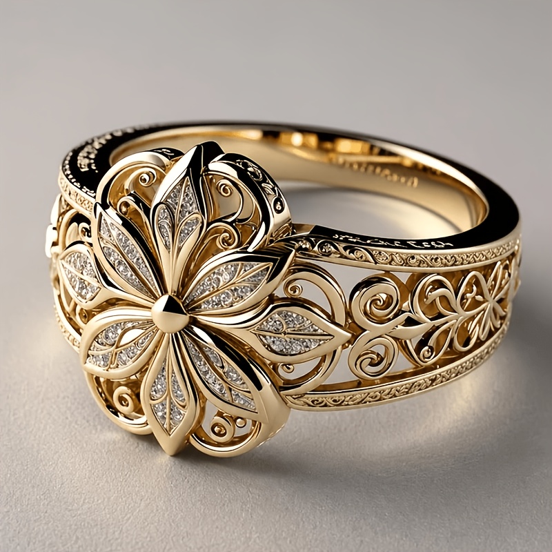 Women's Six-Leaf Clover Shape Ring, Elegant Design